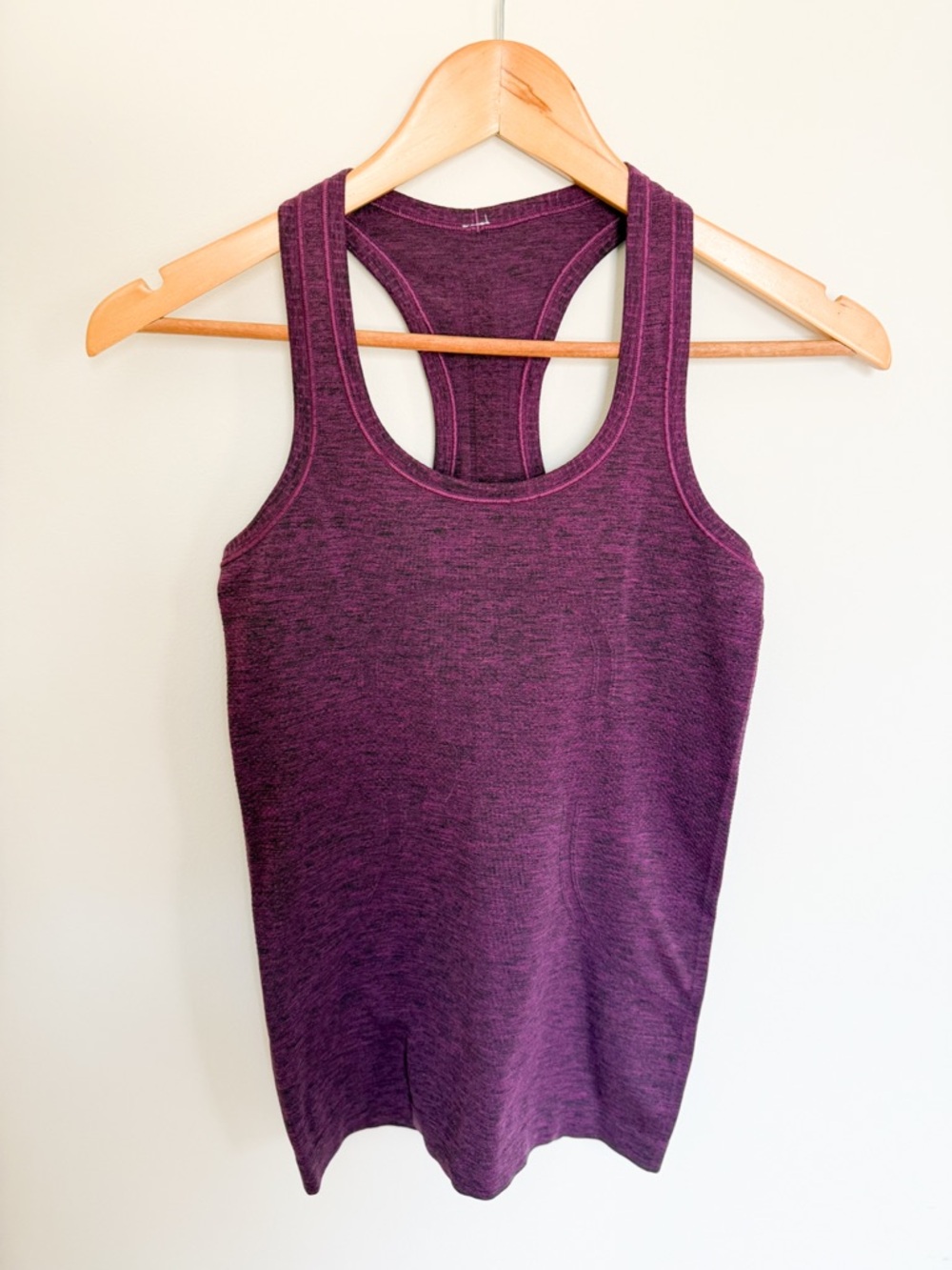 Lululemon Racerback Run Training Tank Top Size 4 Seamless Mesh Athletic Gym - Picture 4 of 6